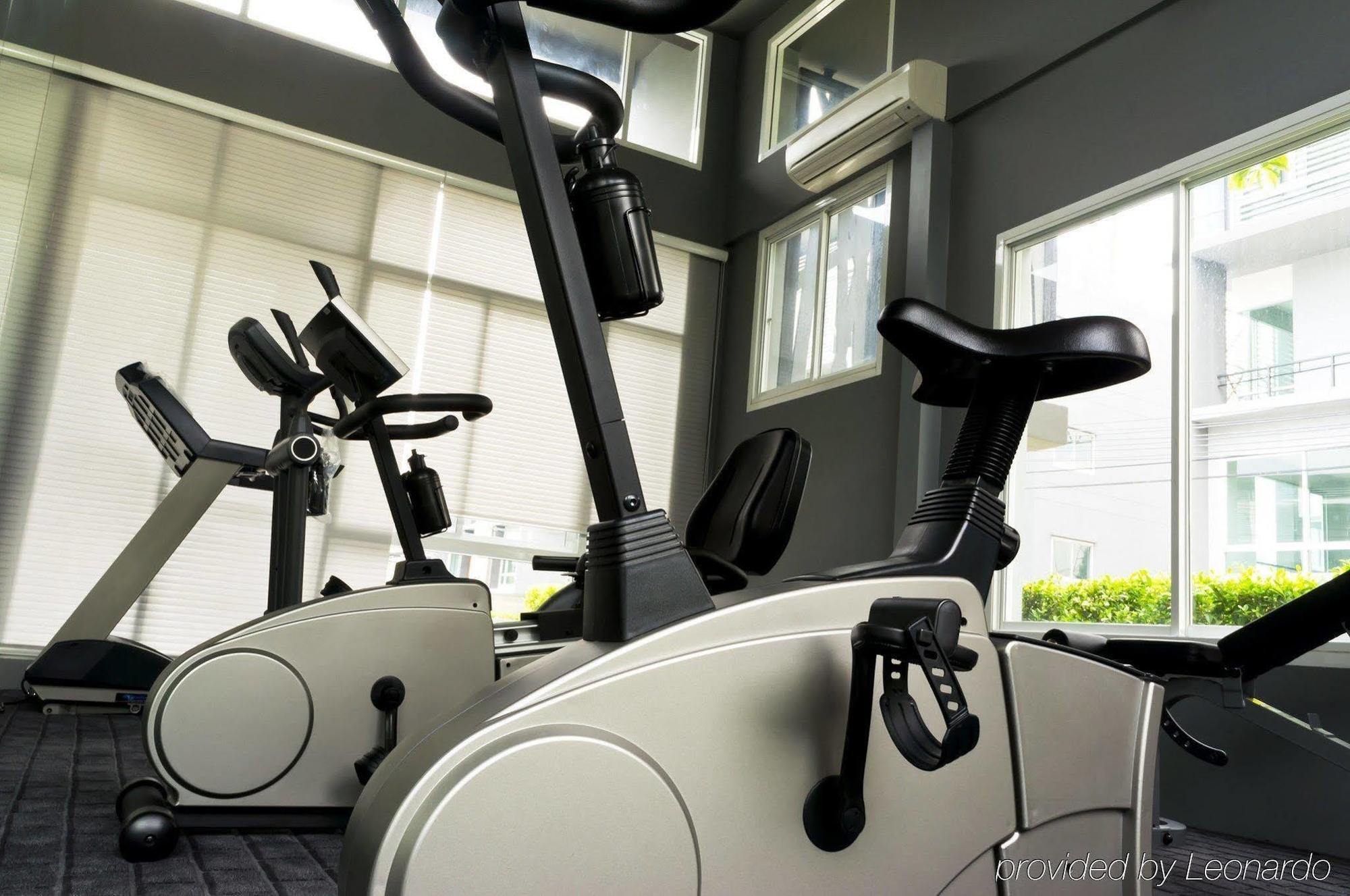 E&O Residences Kuala Lumpur Exteriör bild A stationary bicycle